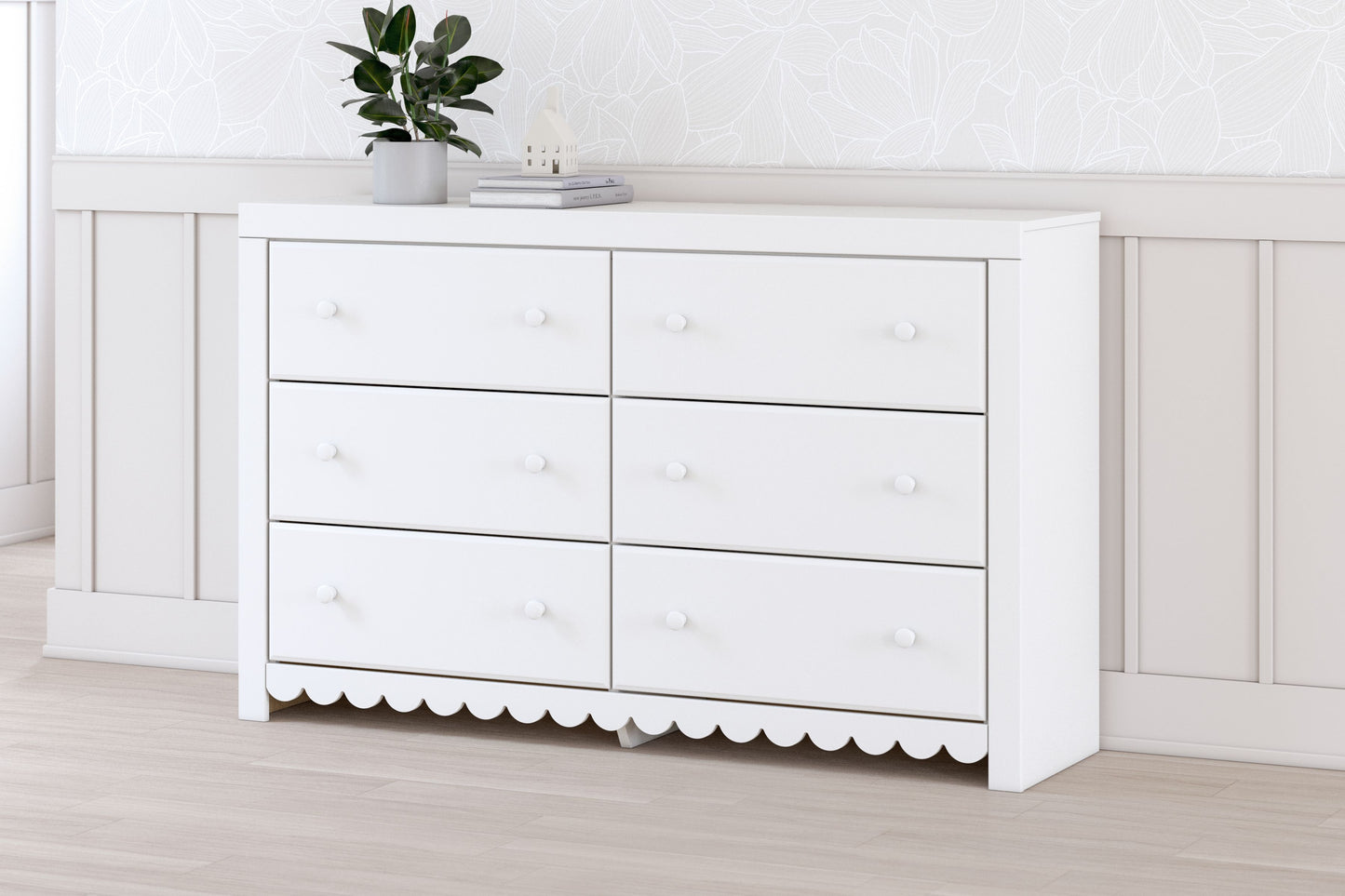 Mollviney - Six Drawer Dresser - White